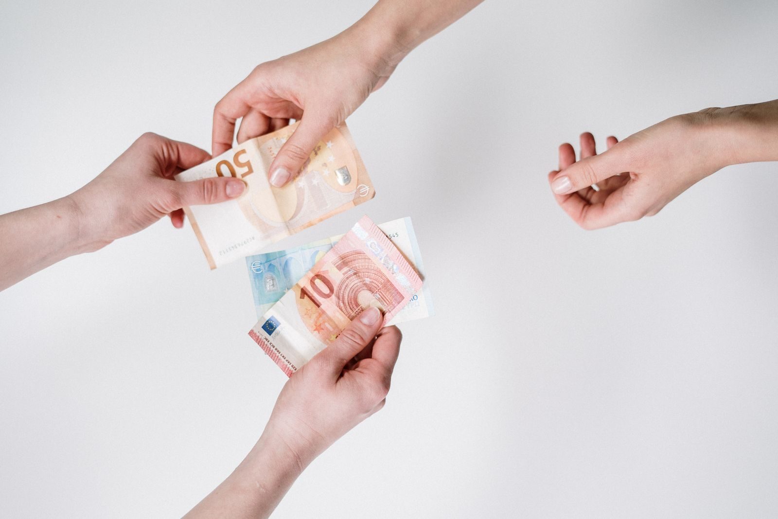 Mehr über den Artikel erfahren Fernstudium finanzieren: Alle Möglichkeiten im Überblick (und was wirklich funktioniert)